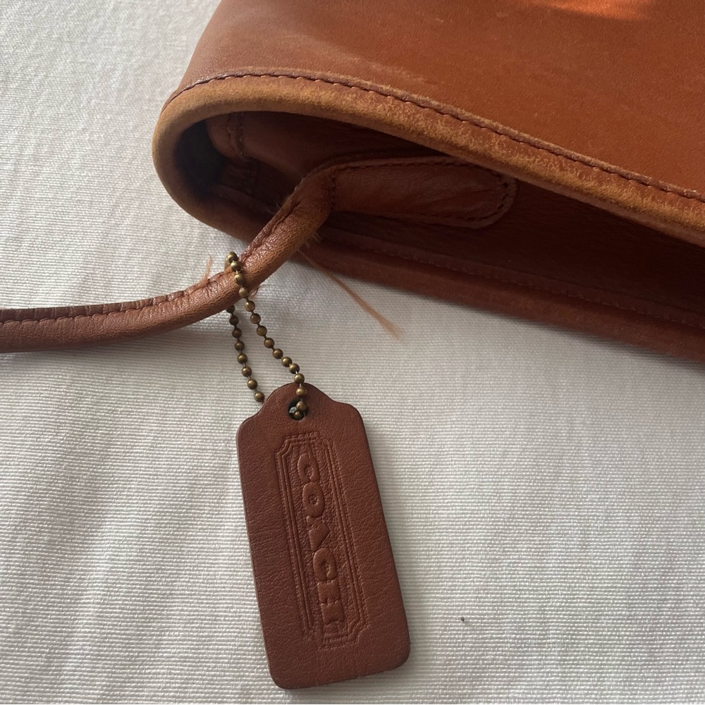 Vintage COACH Crossbody Shoulder Bag Glovetanned Leather Turnlock Charm Brown - Picture 10 of 12